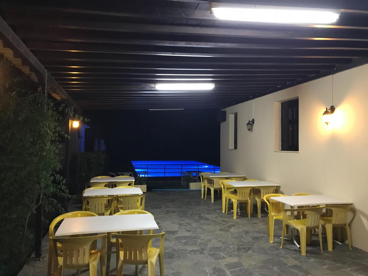 Castle View Bungalows Mystras Exterior foto