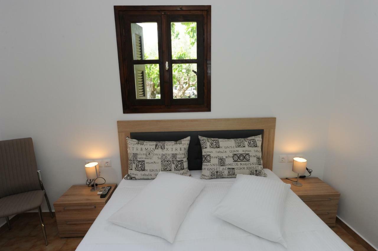 Castle View Bungalows Mystras Exterior foto